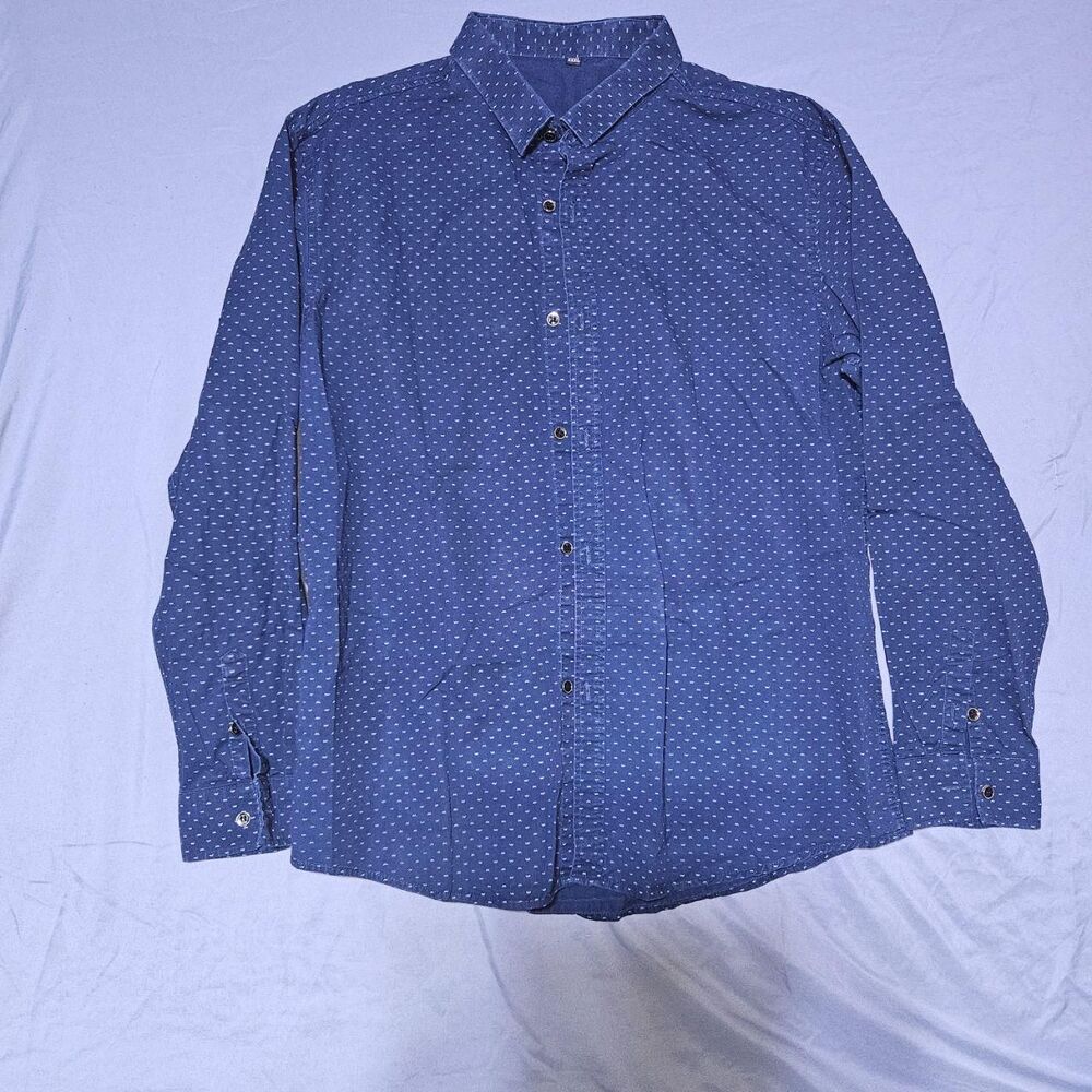 Men's Blue and Navy Shirt (mo brand tag)